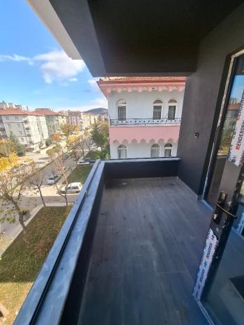 GÜVENAY - ÇORUM ULUKAVAK VARİNLİ CADDESİ ÜZERİ 2+1 SATILIK DAİRE