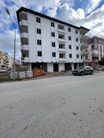 Güvenay - Çorum Buharaevler Bekir Aksoy İlkokulu Yakını Satılık 3+1  Daire 