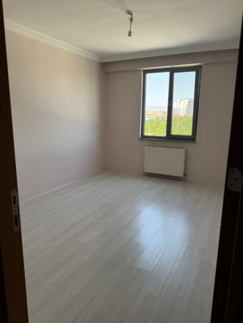 GÜVENAY - ÇORUM ÜÇTUTLAR AHÇILAR SOKAKLAR'DA GENİŞ LÜKS 4+1 KİRALIK DAİRE