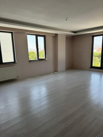 GÜVENAY - ÇORUM ÜÇTUTLAR AHÇILAR SOKAKLAR'DA GENİŞ LÜKS 4+1 KİRALIK DAİRE