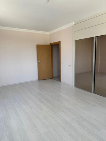 GÜVENAY - ÇORUM ÜÇTUTLAR AHÇILAR SOKAKLAR'DA GENİŞ LÜKS 4+1 KİRALIK DAİRE