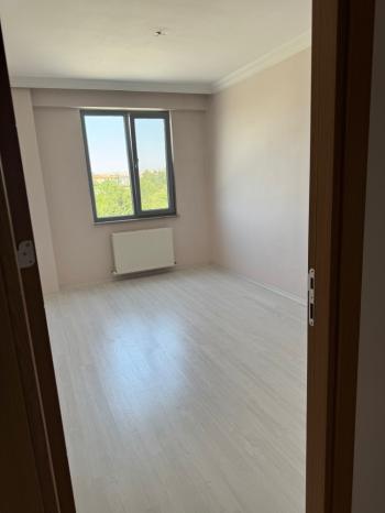 GÜVENAY - ÇORUM ÜÇTUTLAR AHÇILAR SOKAKLAR'DA GENİŞ LÜKS 4+1 KİRALIK DAİRE