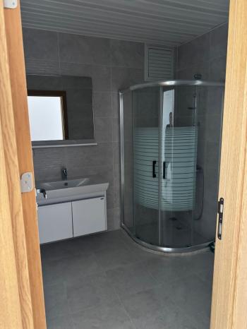 GÜVENAY - ÇORUM ÜÇTUTLAR AHÇILAR SOKAKLAR'DA GENİŞ LÜKS 4+1 KİRALIK DAİRE