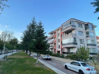 AFYON ÜÇOK EMLAKTAN KANLICA MAHALLESİNDE 3+1 LÜX SATILIK DAİRE