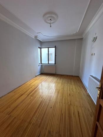 AFYON ÜÇOK EMLAKTAN ESENTEPE MAH KİRALIK 3+1 BAKIMLI TEMİZ DAİRE