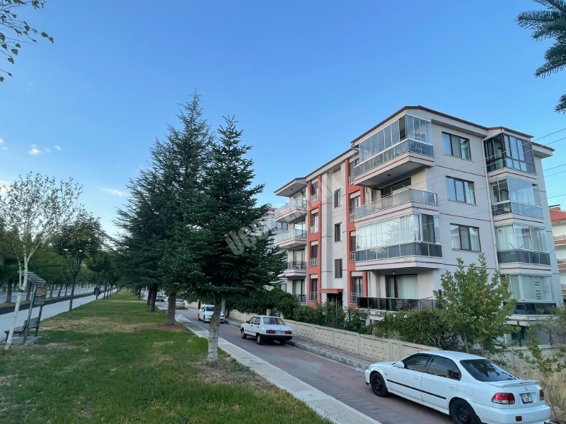 AFYON ÜÇOK EMLAKTAN KANLICA MAHALLESİNDE 3+1 LÜX SATILIK DAİRE