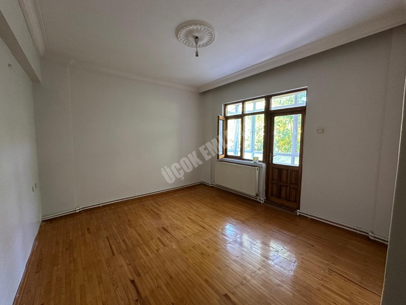 AFYON ÜÇOK EMLAKTAN ESENTEPE MAH KİRALIK 3+1 BAKIMLI TEMİZ DAİRE