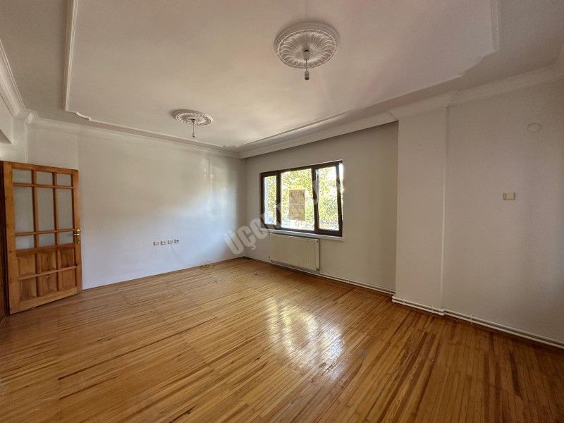 AFYON ÜÇOK EMLAKTAN ESENTEPE MAH KİRALIK 3+1 BAKIMLI TEMİZ DAİRE