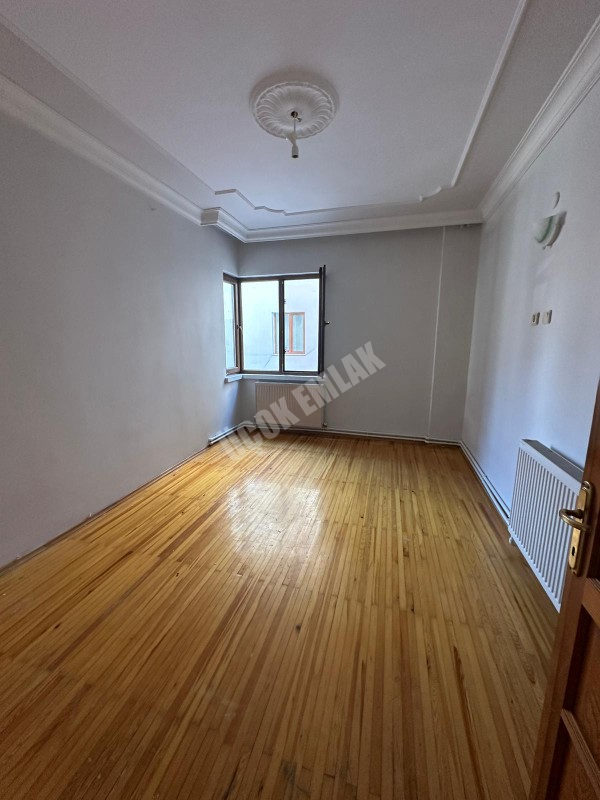 AFYON ÜÇOK EMLAKTAN ESENTEPE MAH KİRALIK 3+1 BAKIMLI TEMİZ DAİRE