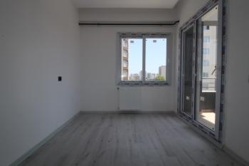 ASLAN'DAN MEZİTLİ DE ULAŞIMA YAKIN B.MUTFAK SIFIR 2+1