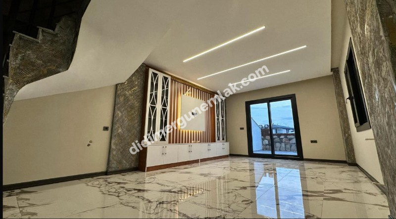 DİDİM HİSAR MAHALLESİNDE DENİZ MANZARALI ,GENİŞ BAHÇELİ, 3 KATLI, 4+1MÜSTAKİL  SATILIK LÜKS VİLLA