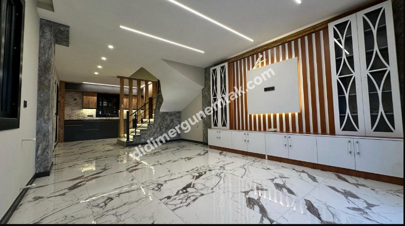 DİDİM HİSAR MAHALLESİNDE DENİZ MANZARALI ,GENİŞ BAHÇELİ, 3 KATLI, 4+1MÜSTAKİL  SATILIK LÜKS VİLLA