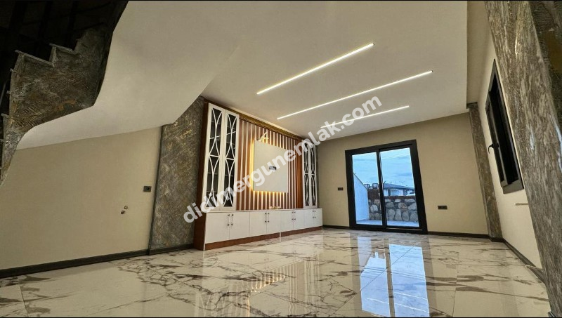 DİDİM HİSAR MAHALLESİNDE DENİZ MANZARALI ,GENİŞ BAHÇELİ, 3 KATLI, 4+1MÜSTAKİL  SATILIK LÜKS VİLLA