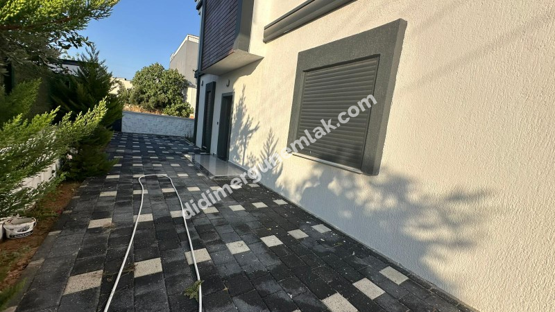 DİDİM HİSAR MAHALLESİNDE DENİZ MANZARALI ,GENİŞ BAHÇELİ, 3 KATLI, 4+1MÜSTAKİL  SATILIK LÜKS VİLLA