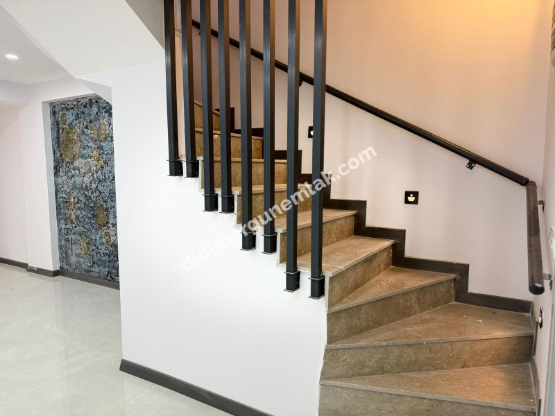 DİDİM ÇAMLIK MAHALLESİNDE 4+1 3. KOYA SADECE 700 METRE MESAFEDE SATILIK LÜKS VİLLA