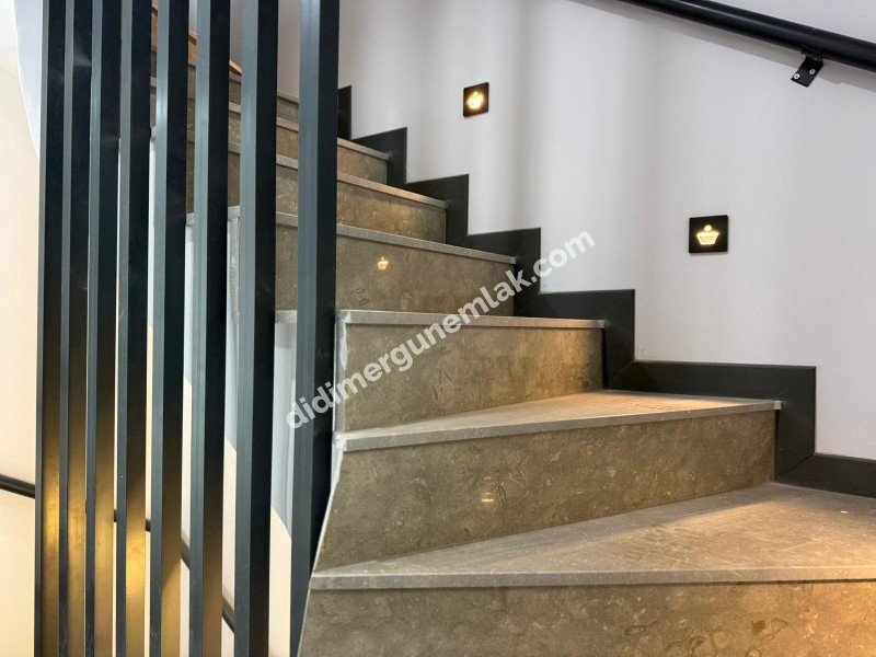 DİDİM ÇAMLIK MAHALLESİNDE 4+1 3. KOYA SADECE 700 METRE MESAFEDE SATILIK LÜKS VİLLA