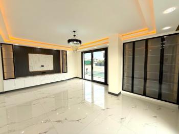 Didim Efeler Mahallesinde Satılık 4+1 Tam Müstakil Villa