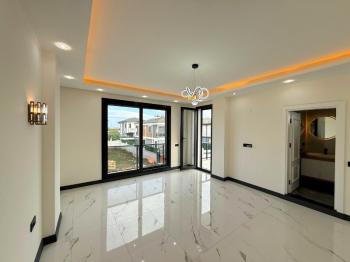 Didim Efeler Mahallesinde Satılık 4+1 Tam Müstakil Villa