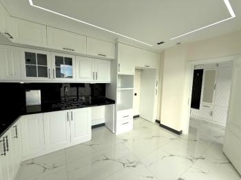 Didim Efeler Mahallesinde Satılık 4+1 Tam Müstakil Villa