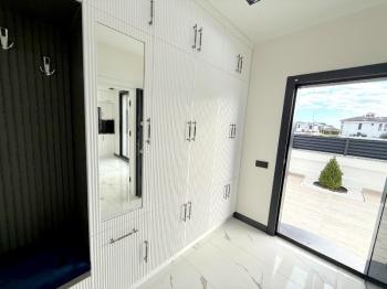 Didim Efeler Mahallesinde Satılık 4+1 Tam Müstakil Villa