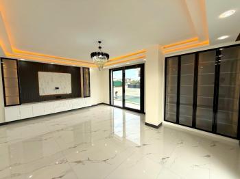 Didim Efeler Mahallesinde Satılık 4+1 Tam Müstakil Villa