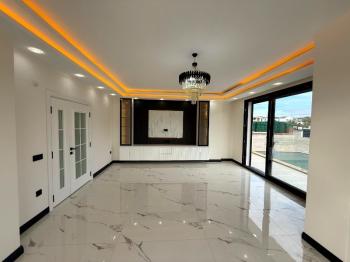 Didim Efeler Mahallesinde Satılık 4+1 Tam Müstakil Villa