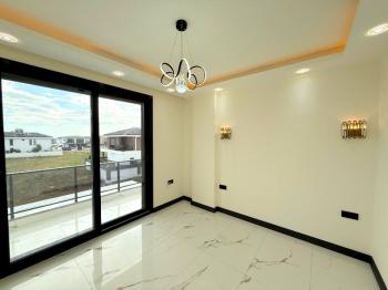 Didim Efeler Mahallesinde Satılık 4+1 Tam Müstakil Villa