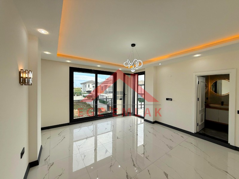 Didim Efeler Mahallesinde Satılık 4+1 Tam Müstakil Villa