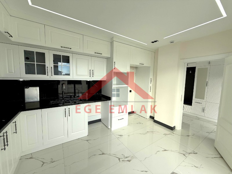 Didim Efeler Mahallesinde Satılık 4+1 Tam Müstakil Villa