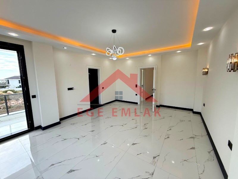 Didim Efeler Mahallesinde Satılık 4+1 Tam Müstakil Villa