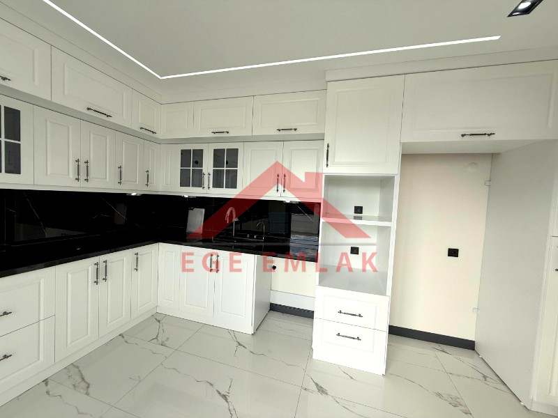 Didim Efeler Mahallesinde Satılık 4+1 Tam Müstakil Villa