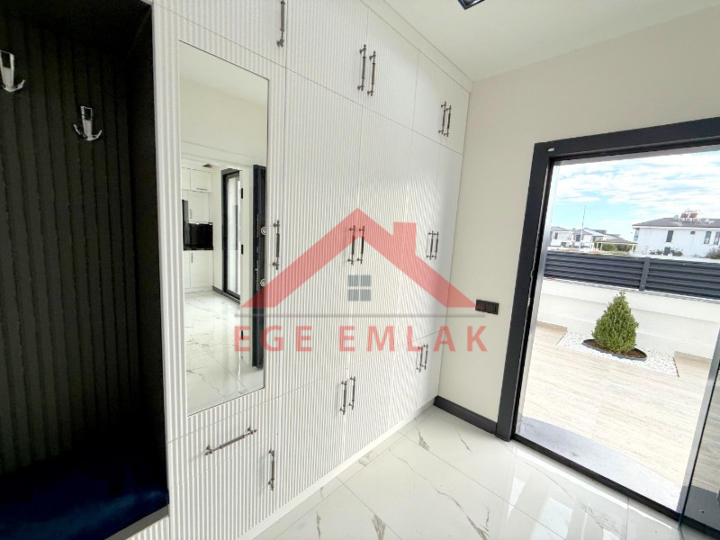 Didim Efeler Mahallesinde Satılık 4+1 Tam Müstakil Villa