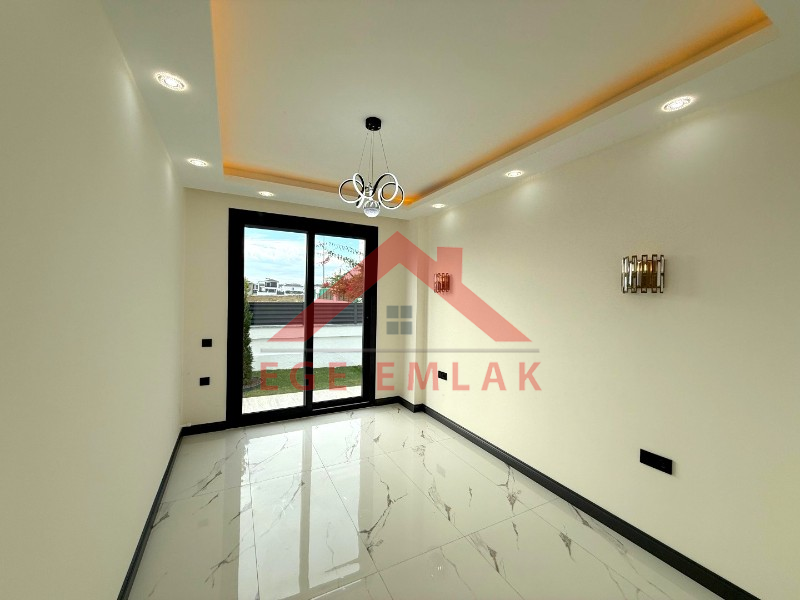 Didim Efeler Mahallesinde Satılık 4+1 Tam Müstakil Villa