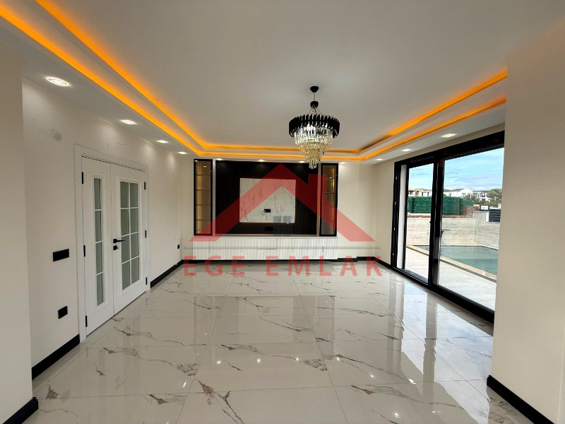 Didim Efeler Mahallesinde Satılık 4+1 Tam Müstakil Villa