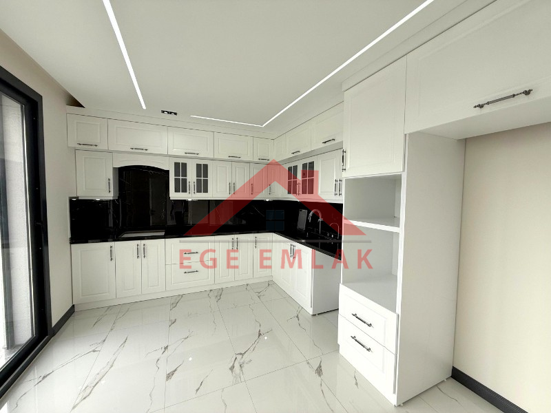 Didim Efeler Mahallesinde Satılık 4+1 Tam Müstakil Villa