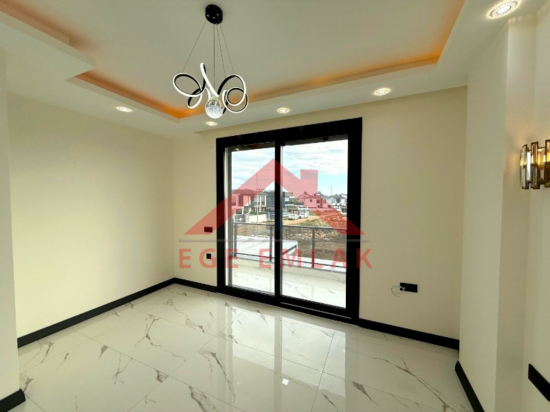 Didim Efeler Mahallesinde Satılık 4+1 Tam Müstakil Villa