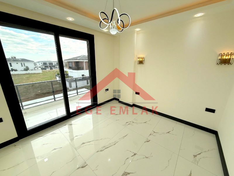 Didim Efeler Mahallesinde Satılık 4+1 Tam Müstakil Villa