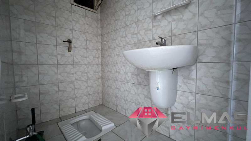 Elmas’tan Mahmudiye Mah.’de 4 Katlı Satılık Komple Bina