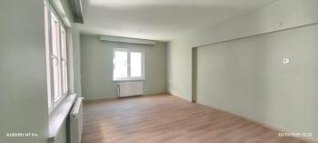 GÜVENAY - ÇORUM BAHÇELİEVLER İLKOKULU YANI KİRALIK 3+1  DAİRE