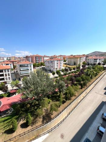 GÜVENAY - ÇORUM BAHÇELİEVLER M. AKİF ERSOY 1. CADDESİ  ÜZERİ SATILIK 3+1  DAİRE