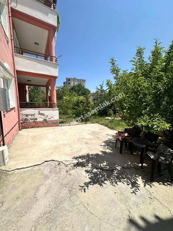 ŞABANİYE MAHALLESİNDE SATILIK 3 KATLI MÜSTAKİL EV VE ARSASI
