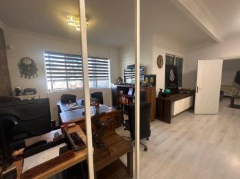 GÖÇMENKÖY' DE ANA CADDE ÜZERİNDE  TÜRK MALI DÜKKAN 