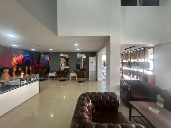 GÖÇMENKÖY' DE ANA CADDE ÜZERİNDE  TÜRK MALI DÜKKAN 