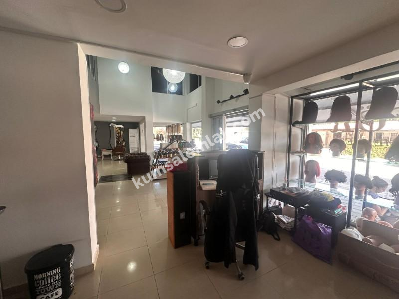 GÖÇMENKÖY' DE ANA CADDE ÜZERİNDE  TÜRK MALI DÜKKAN 