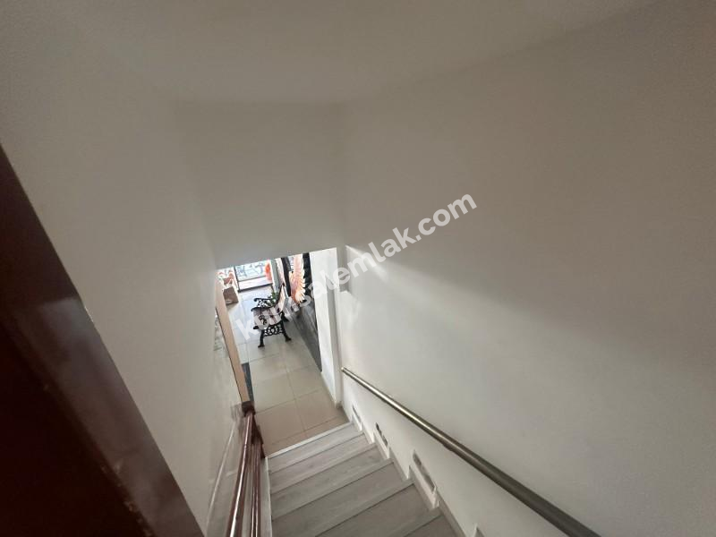 GÖÇMENKÖY' DE ANA CADDE ÜZERİNDE  TÜRK MALI DÜKKAN 