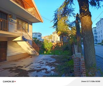MUDANYA GÜZELYALI YALI MAH.'DE İÇİNDE MÜSTAKİL EVİ OLAN TABELA DEĞERİ YÜKSEK TİCK İMARLI 540 M2 SATILIK ARSA