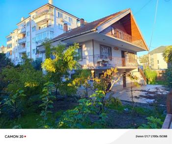 MUDANYA GÜZELYALI YALI MAH.'DE İÇİNDE MÜSTAKİL EVİ OLAN TABELA DEĞERİ YÜKSEK TİCK İMARLI 540 M2 SATILIK ARSA