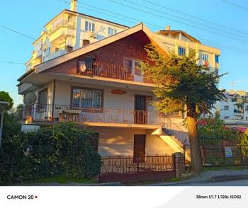 MUDANYA GÜZELYALI YALI MAH.'DE İÇİNDE MÜSTAKİL EVİ OLAN TABELA DEĞERİ YÜKSEK TİCK İMARLI 540 M2 SATILIK ARSA