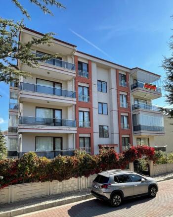 AFYON ÜÇOK EMLAKTAN KANLICA MAHALLESİNDE 3+1 LÜX SATILIK DAİRE