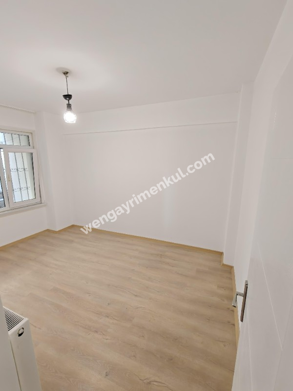 ÜSKÜDAR SELAMİALİ FISTIKAĞACINDA 3+1 SATILIK DAİRE